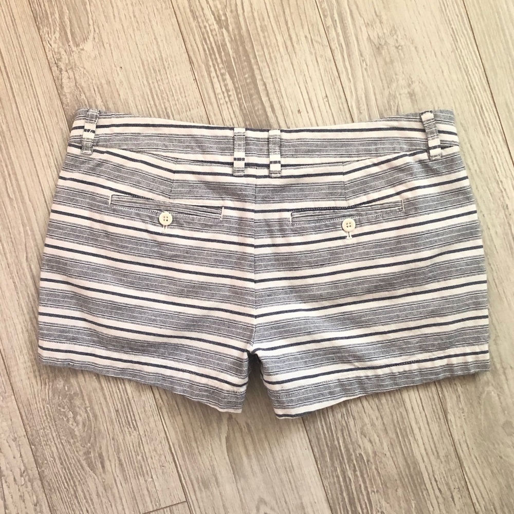 Women’s GAP 3 inch shorts - Picture 2 of 15